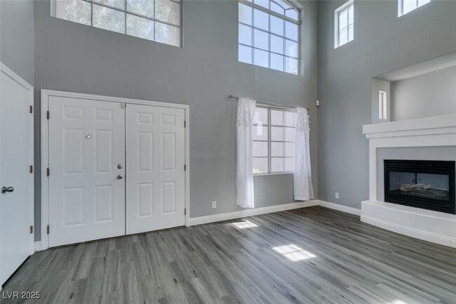 Building Photo - 9157 S Sleeping Tree St