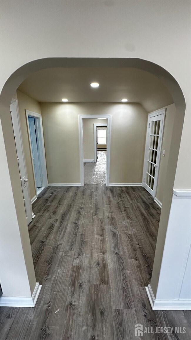 Building Photo - 6 Field Rd