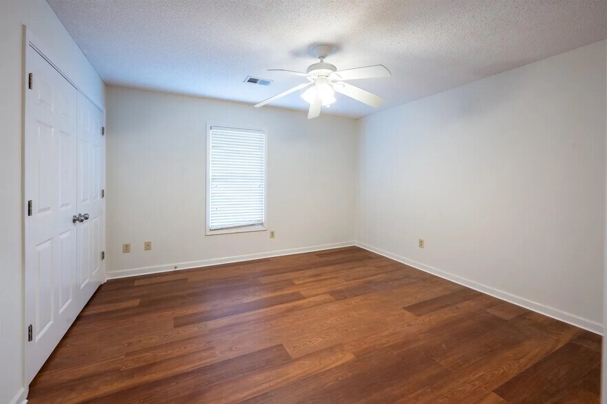 Building Photo - 3911 Lighthouse Ln