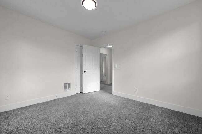 Building Photo - 63 Stevens Ave