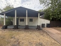 Building Photo - 512 NW Glendale Dr