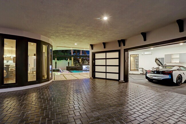 Building Photo - 5158 Huckleberry Cir