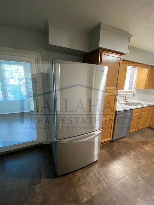 Building Photo - Sherwood 3 Bedroom Home