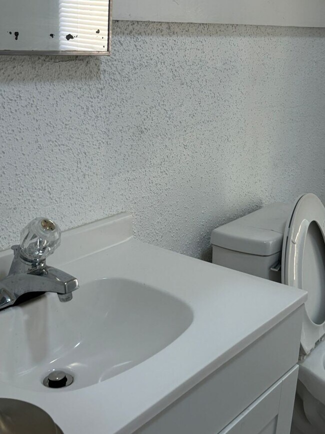 Building Photo - 916 Macon St