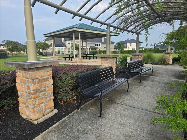 Building Photo - 511 Yellow Bullhead Ct