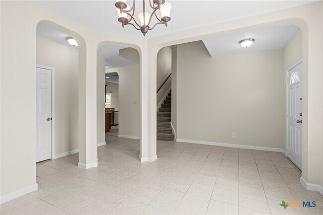 Building Photo - 5621 Bedrock Dr