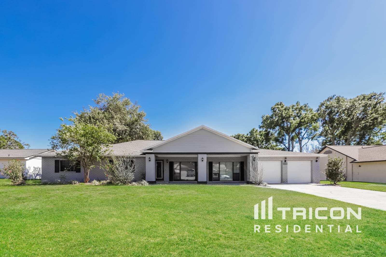 Building Photo - 321 Hollowtree Dr