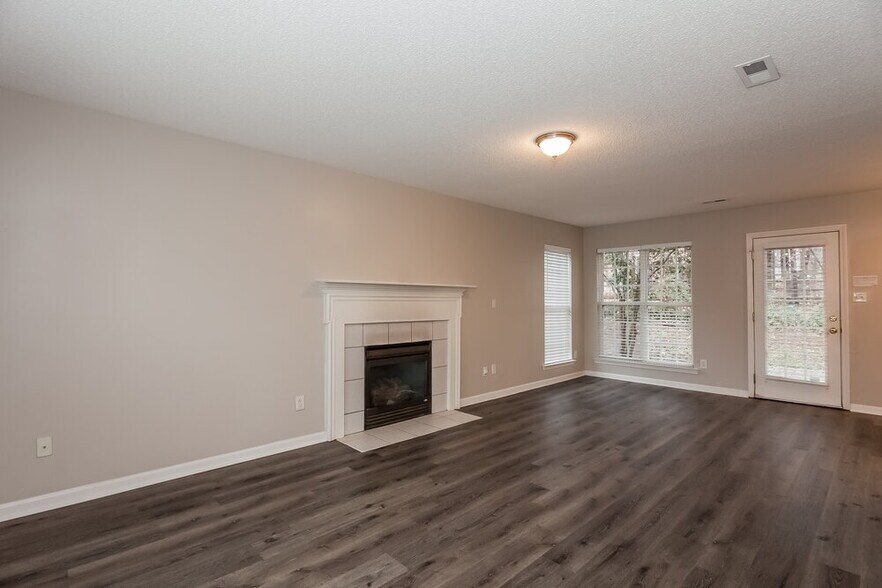 Building Photo - 5937 Hedgecrest Pl