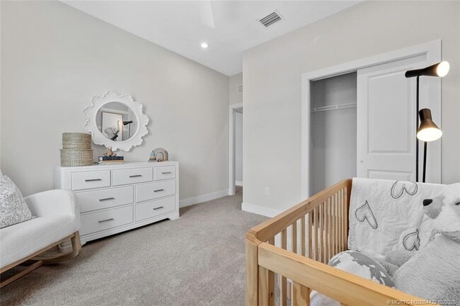 Building Photo - 823 SW Pr Ave