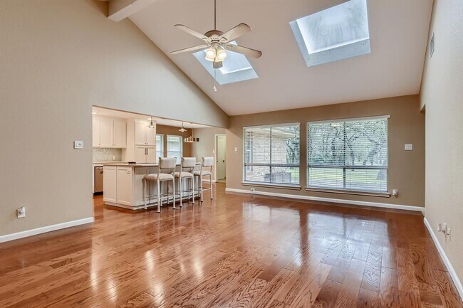 Building Photo - 6811 Hitching Post Cir