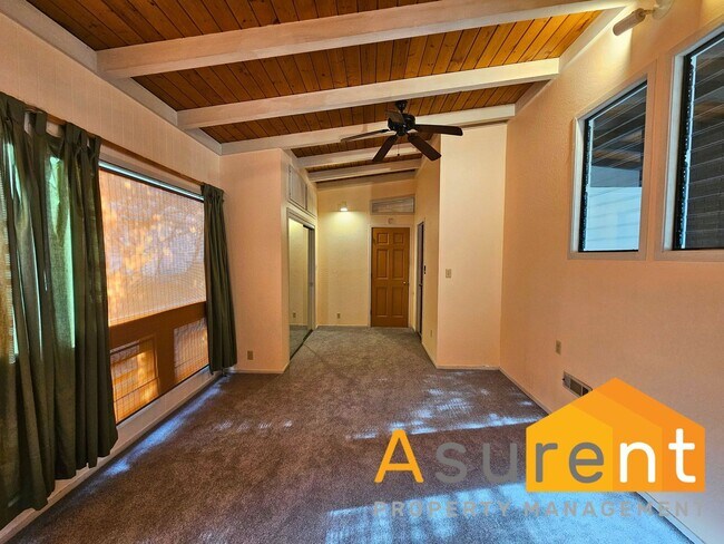 Building Photo - Stunning Home located in the picturesque Ashland