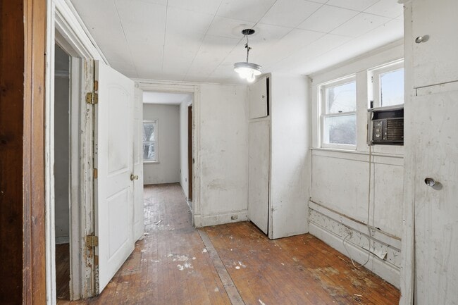 Building Photo - 2310 Jerome St