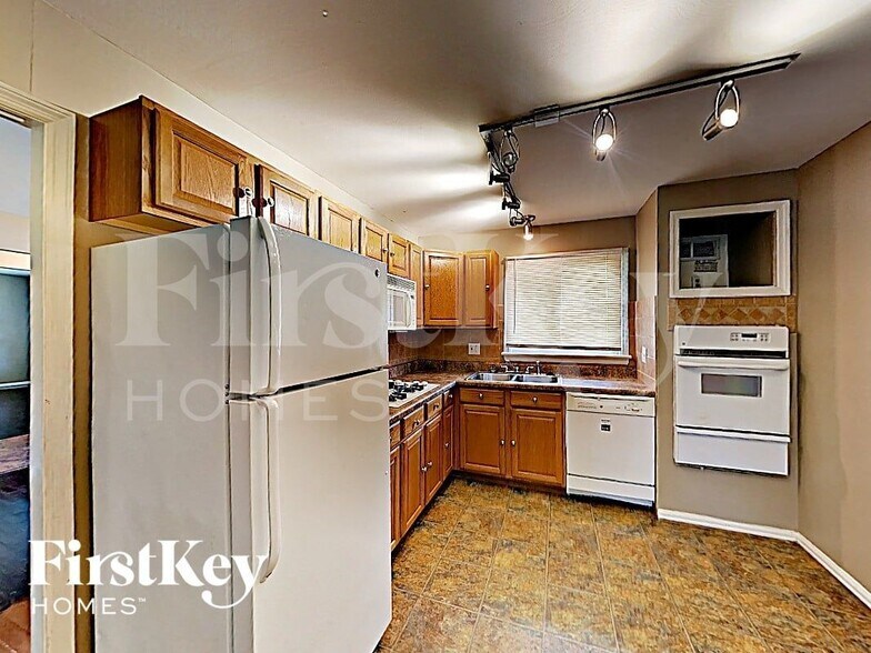 Building Photo - 5353 Branridge Rd