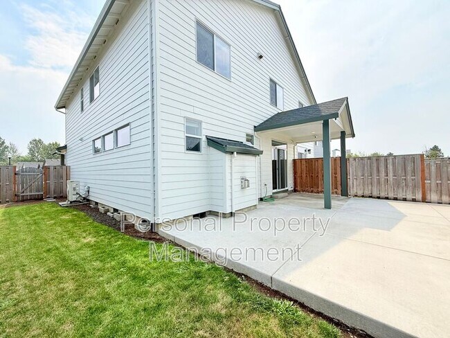 Building Photo - 1530 NW 29th Pl