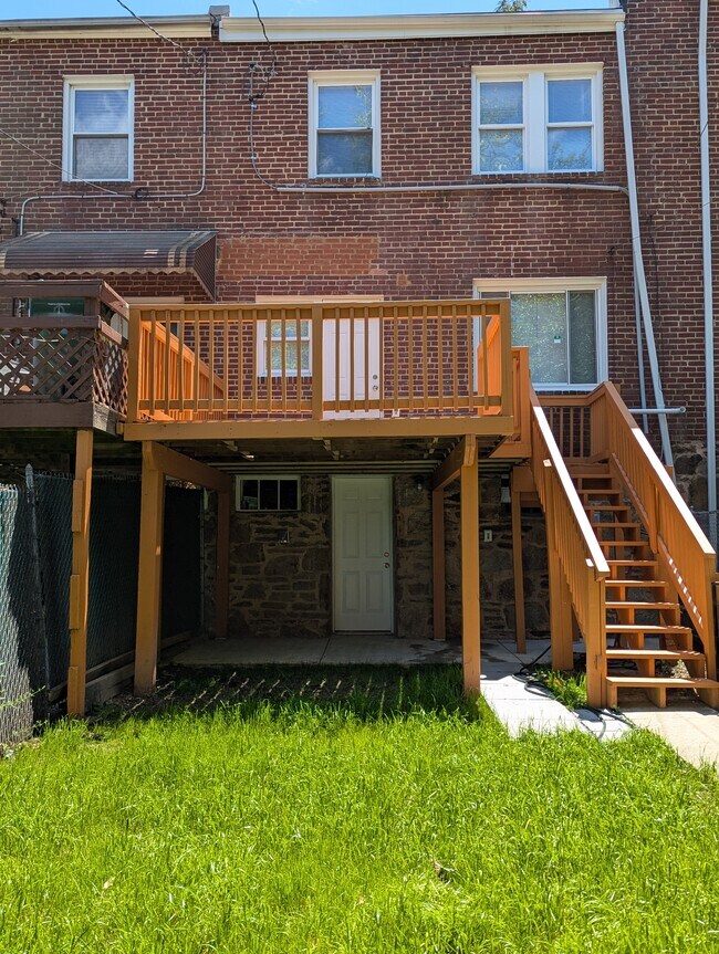 Building Photo - 2502 Park Heights Terrace