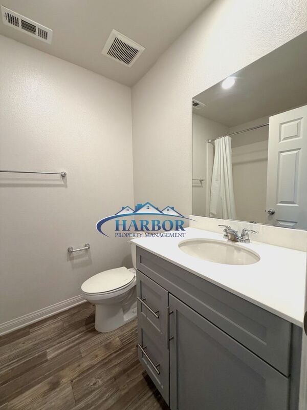 Building Photo - 1215 Canoe Ln