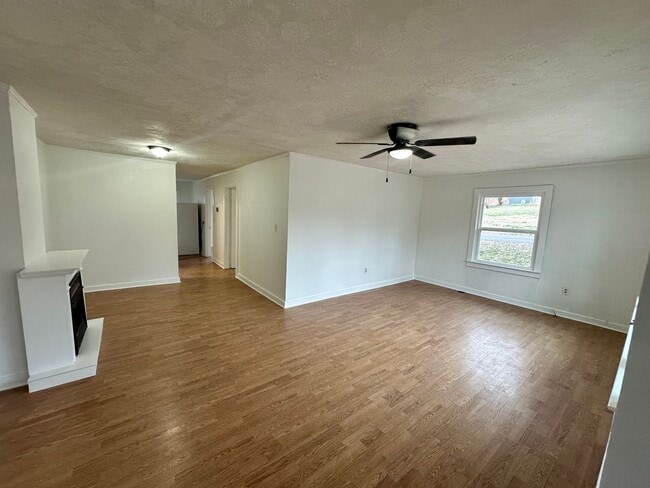 Building Photo - 304/306 West 14th Street