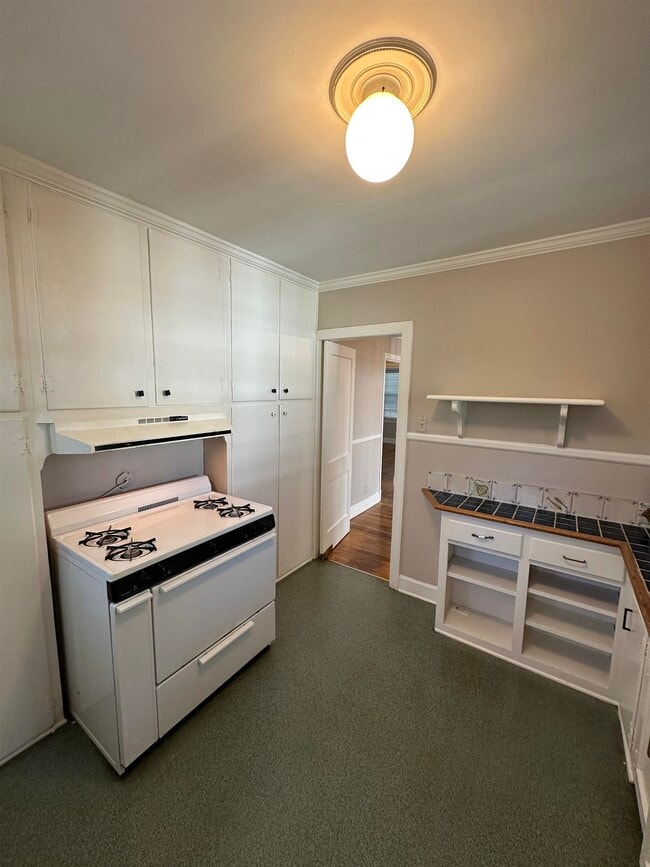 Building Photo - 192 Palisade St