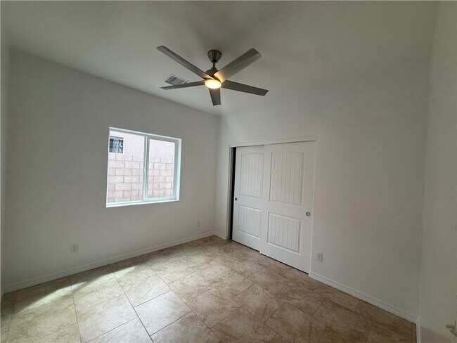 Building Photo - 2631 Harrod Ave