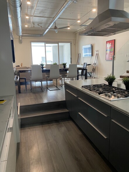 Building Photo - 316 W 200 S