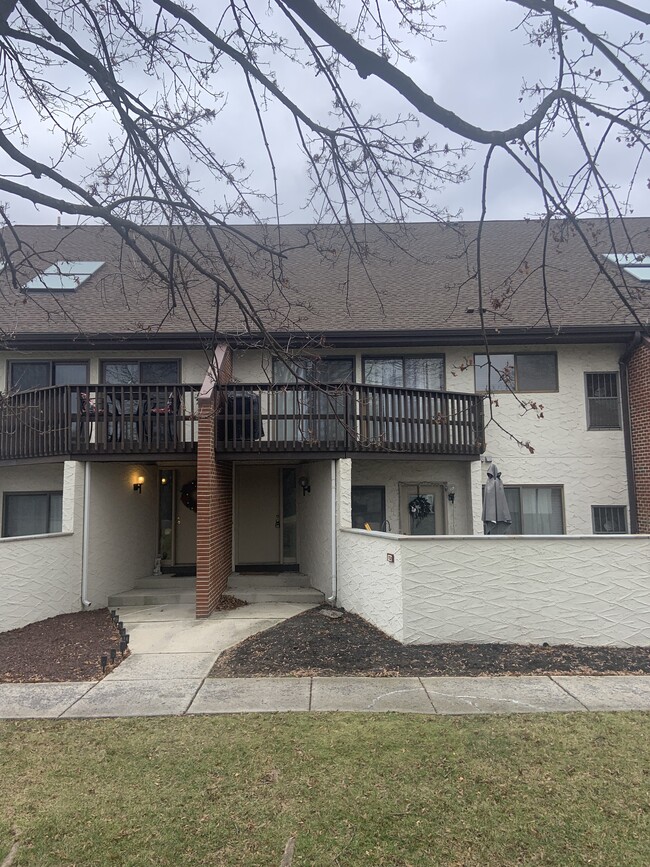 Building Photo - 640 Geneva Dr