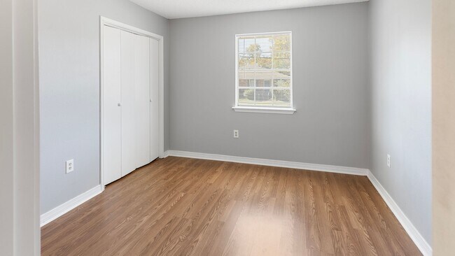 Building Photo - 2 Bedroom Condo in St Francisville Availab...