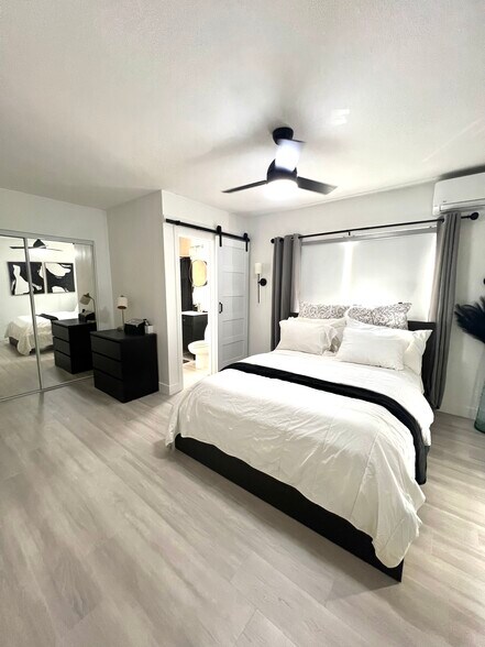 Pvt En-suite Bedroom #1 - 527 W Colden Ave