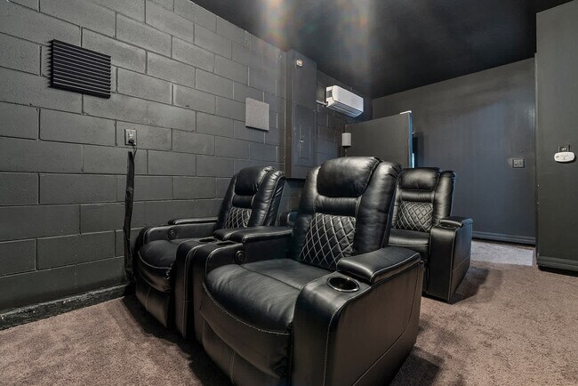 Building Photo - 453 Scrub Jay Way