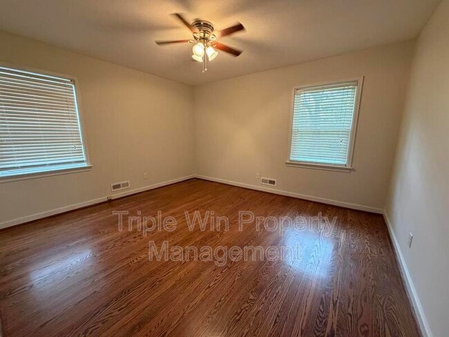 Building Photo - 1045 N Florissant Rd