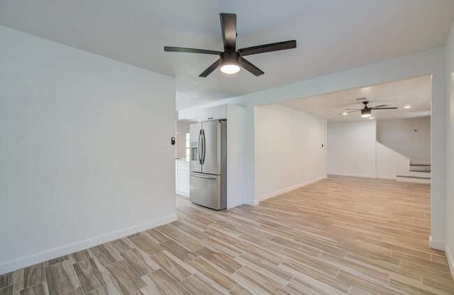 Building Photo - 591 River Plantation Dr