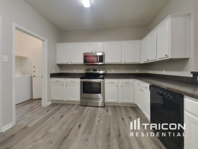 Building Photo - 1016 Oakcrest Drive Providence Village TX