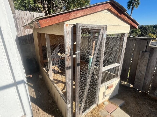 Building Photo - Grapevine Rd 705