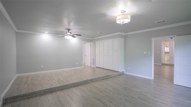 Building Photo - 3406 Deerwood Ln