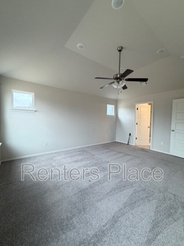 Building Photo - 1813 E Van Buren St