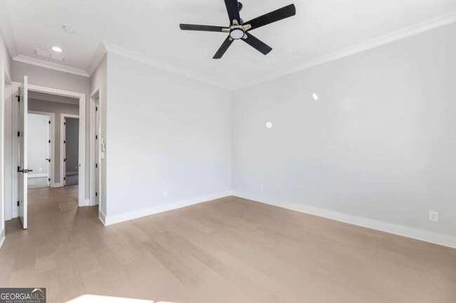 Building Photo - 2035 Parkside Ln