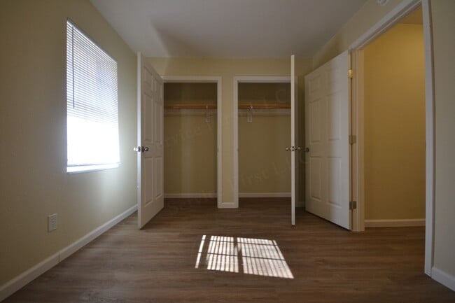 Building Photo - Northwood Hills 8 plex