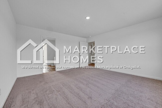 Building Photo - 327 Orchid Ln