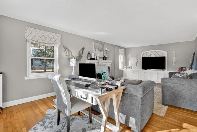 Building Photo - 350 Converse St