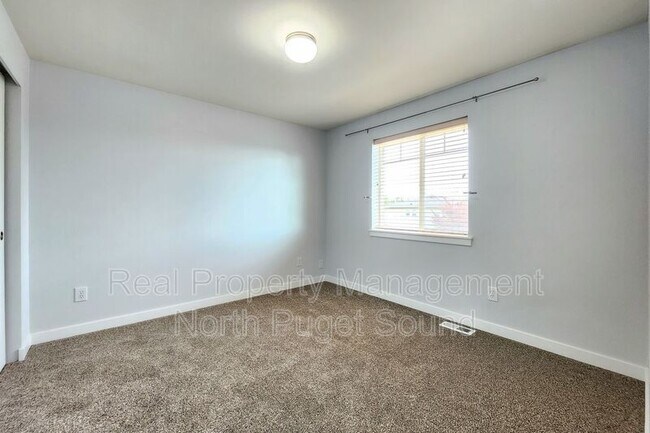 Building Photo - 7209 31st Pl NE