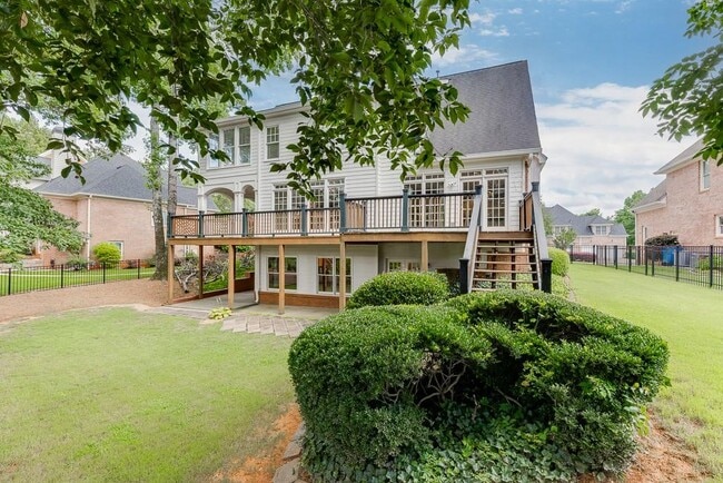 Building Photo - 2885 Towne Village Dr NW