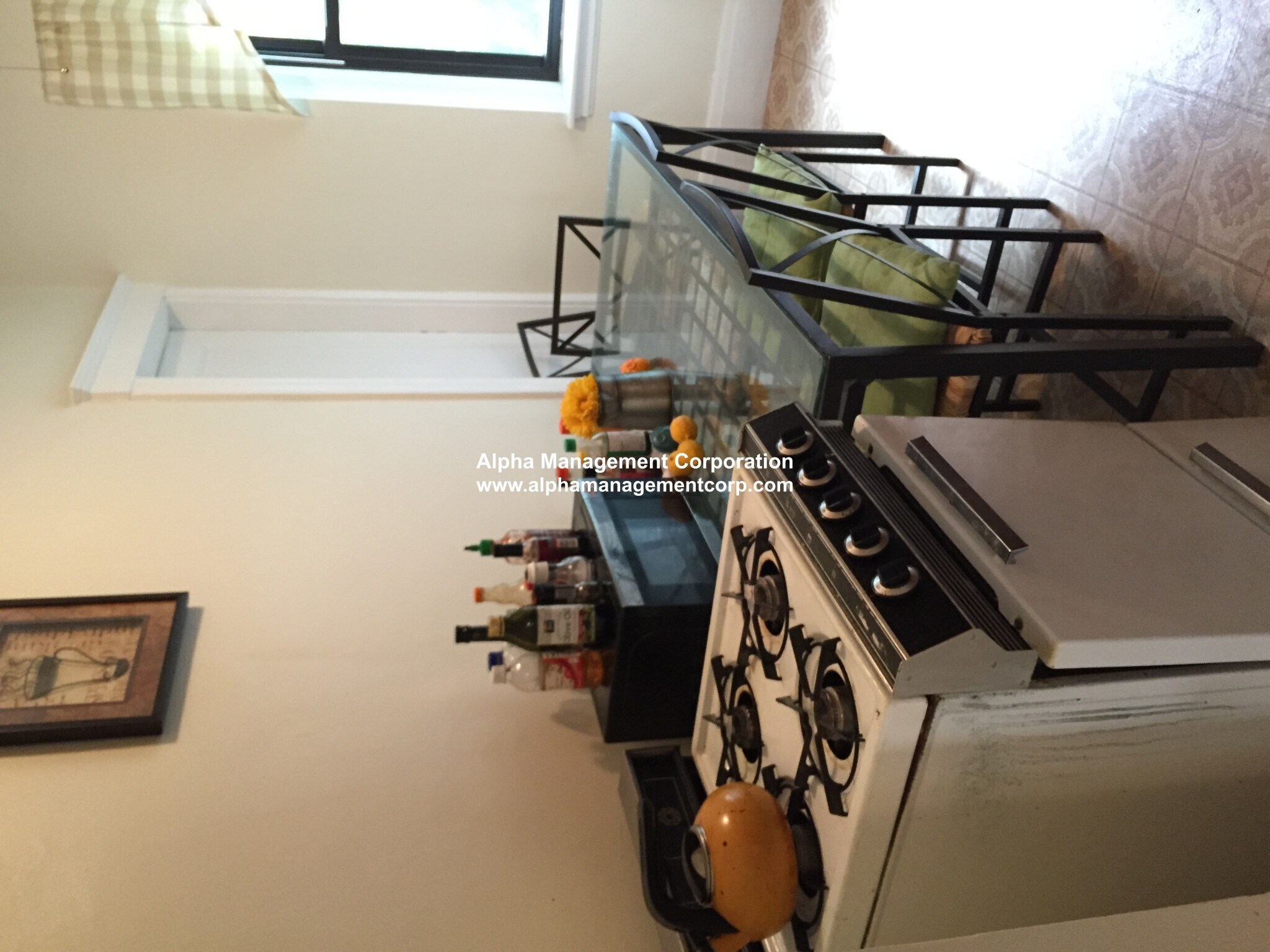 Building Photo - 349 Pleasant St