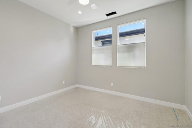 Building Photo - 2942 Copley Ave