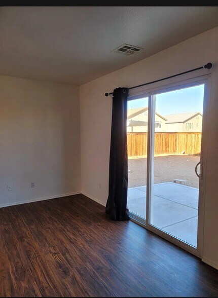Building Photo - 11666 English Ct