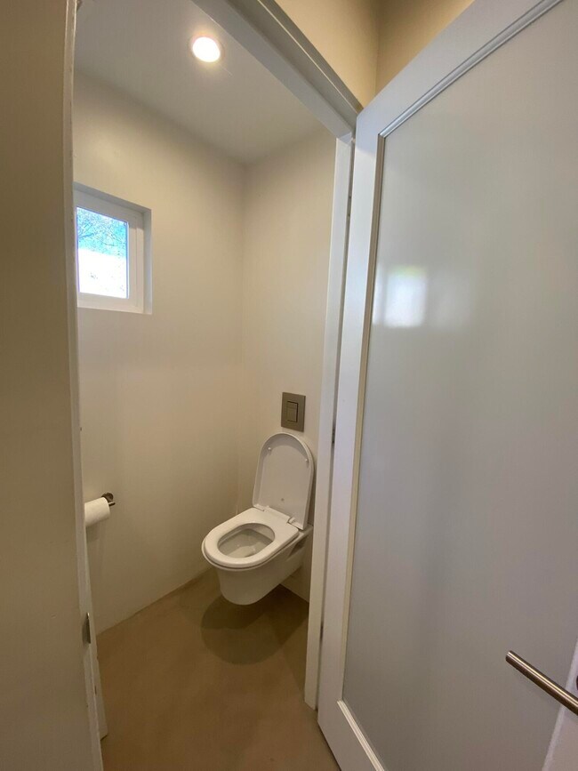 Building Photo - 4614 Idlewilde Ln SE