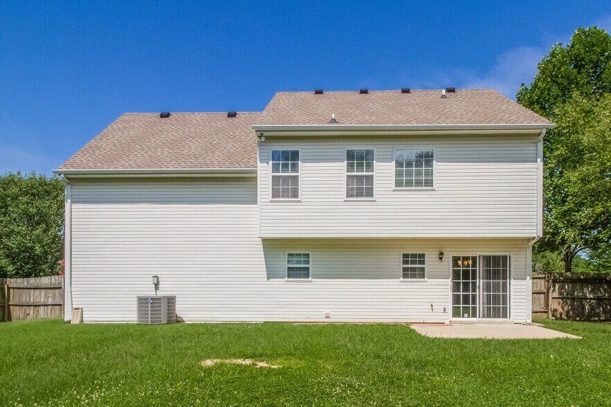 Building Photo - 2122 Loudenslager Dr