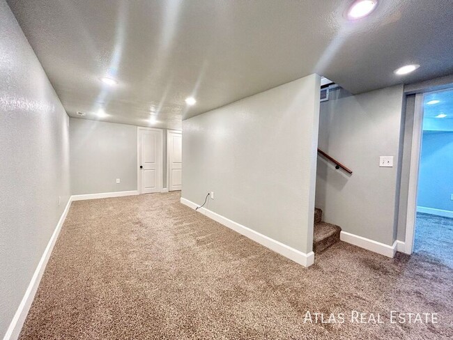 Building Photo - 58 S Elati St