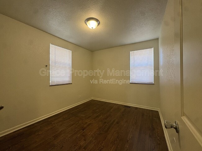 Building Photo - 1343 Del Mar Pkwy