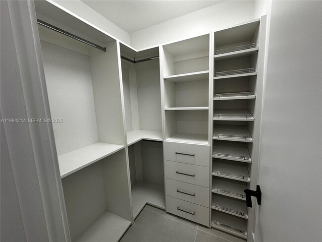 Building Photo - 10625 SW 112th Ave