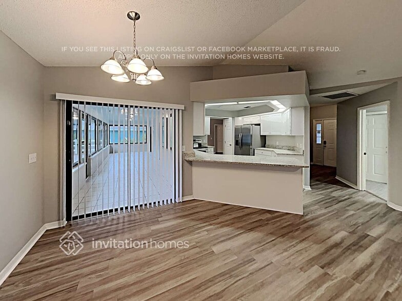 Building Photo - 5517 Highlands Vue Ln