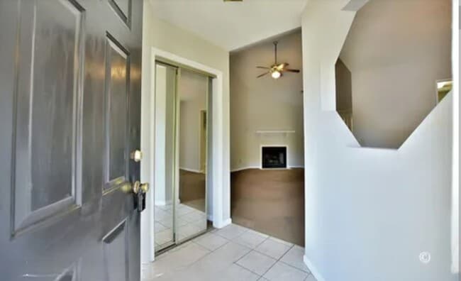 Building Photo - 3 Bedroom 2 Bath- back yard covered patio